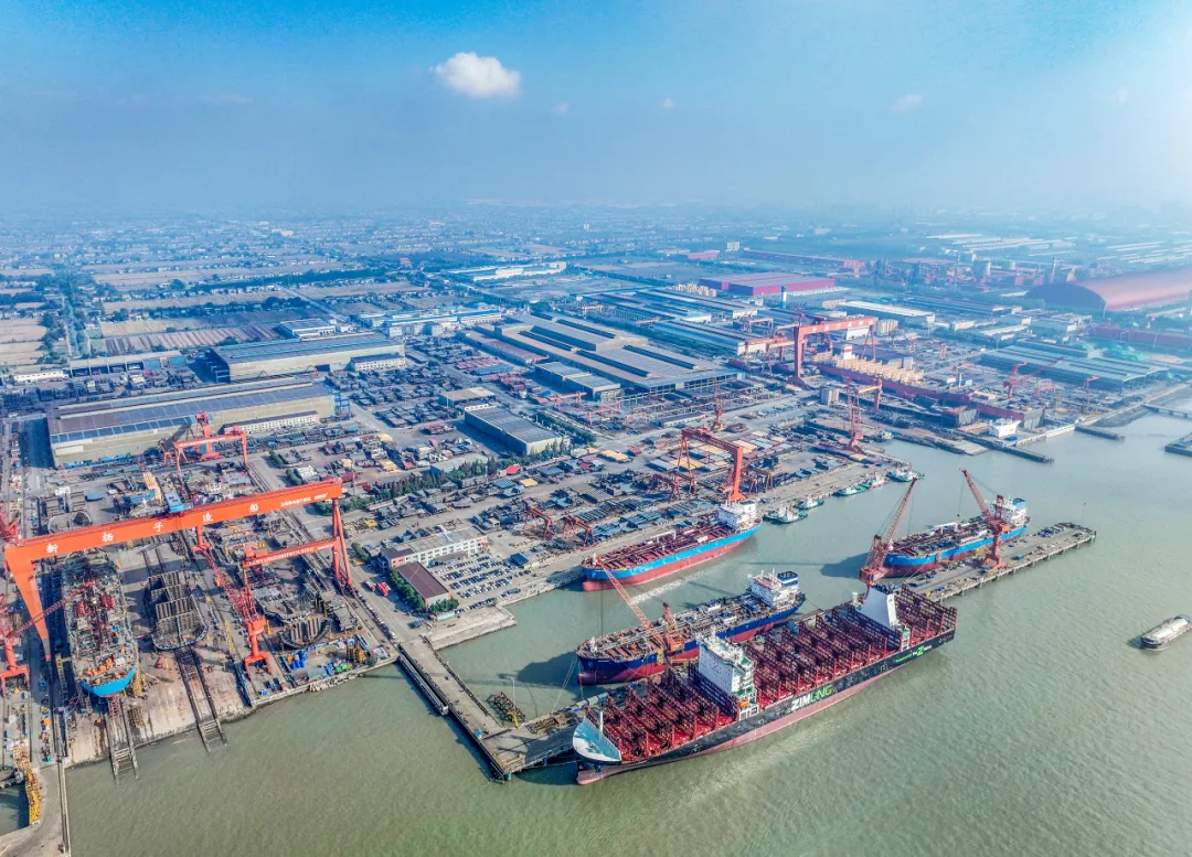 取得重大突破！新扬子造船连交三艘高端油船